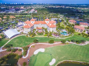 2658 Bolero Dr in Naples, FL - Foto de edificio - Building Photo