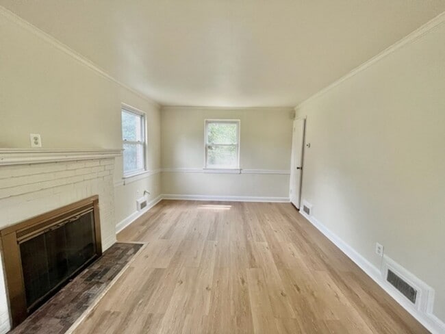 2702 Byron St in Silver Spring, MD - Building Photo - Building Photo