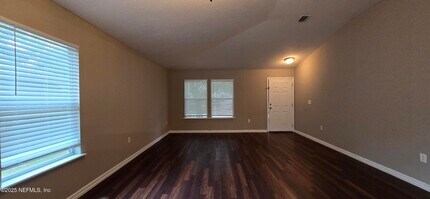 2403 Brian Lakes Dr E in Jacksonville, FL - Building Photo - Building Photo
