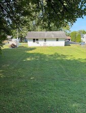 125 Christopher Dr in Baldwinsville, NY - Building Photo - Building Photo