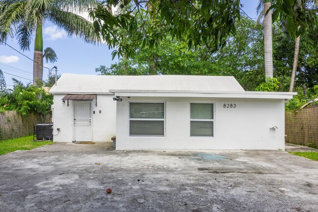 8283 NW 1st Pl in Miami, FL - Building Photo - Building Photo