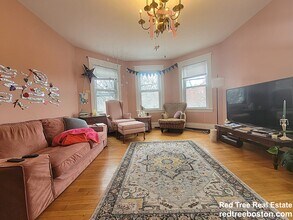 147 Brook St, Unit 2 in Brookline, MA - Building Photo - Building Photo