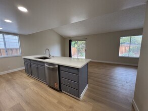 4556 Hampshire Pl in San Jose, CA - Building Photo - Building Photo
