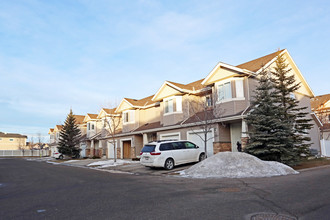 142 Royal Oak Gdns NW in Calgary, AB - Building Photo - Building Photo