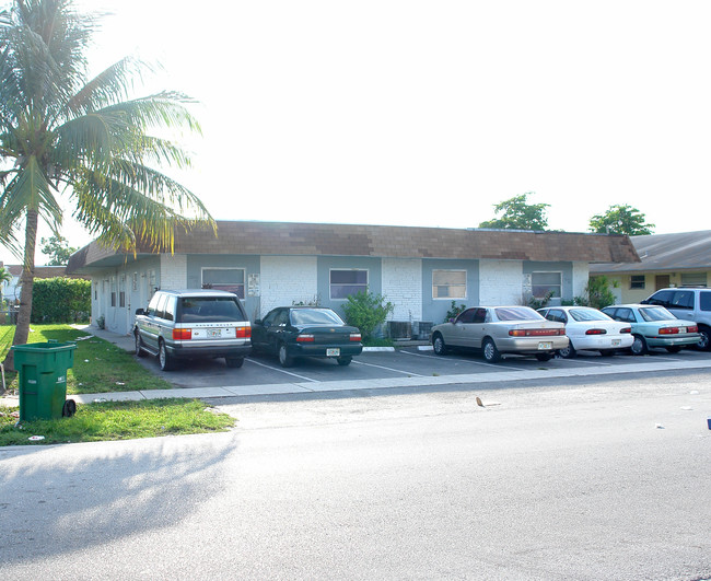 2240 NW 57th Ave in Fort Lauderdale, FL - Building Photo - Building Photo