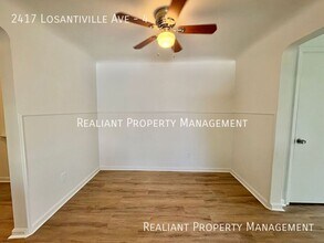 2417 Losantiville Ave in Cincinnati, OH - Building Photo - Building Photo