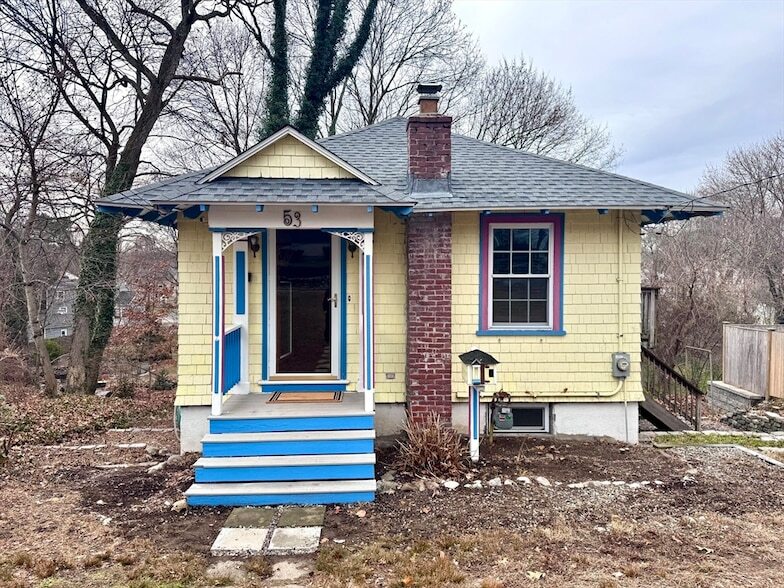 53 Circuit Rd in Dedham, MA - Building Photo