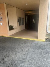 500 Executive Center Dr in West Palm Beach, FL - Building Photo - Building Photo