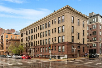 Soleil Apartments in Minneapolis, MN - Building Photo - Primary Photo