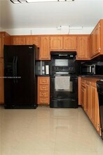 5140 SW 40th Ave in Fort Lauderdale, FL - Building Photo - Building Photo