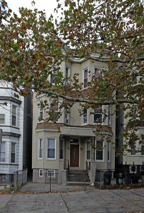112 Duncan Ave in Jersey City, NJ - Building Photo