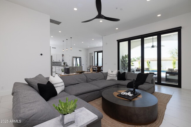 property at 10386 N 110th Pl