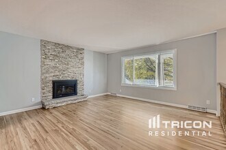 6421 Limerick Dr in Edina, MN - Building Photo - Building Photo