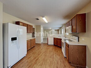 1995 Kickapoo Trl in Heartland, TX - Building Photo - Building Photo