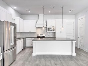 1602 Westside Gardens Ln in Houston, TX - Building Photo - Building Photo