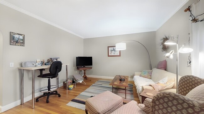 12 Sewall Ave, Unit 2 in Brookline, MA - Building Photo - Building Photo