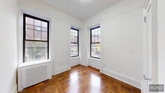 985 Lexington Ave in New York, NY - Building Photo