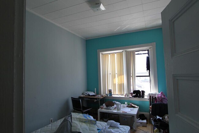 7 Linden St, Unit 1 in Boston, MA - Building Photo - Building Photo