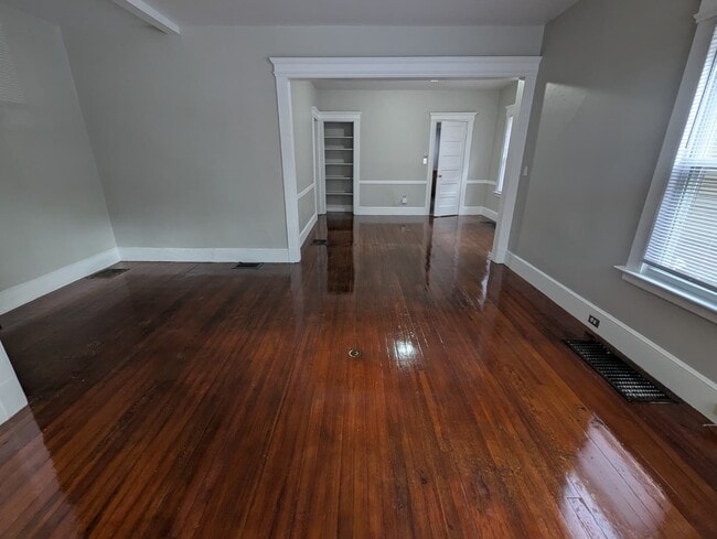 331 Ellsworth Ave, Unit 2 in New Haven, CT - Building Photo - Building Photo
