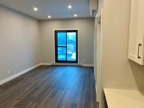 Le Quartier in Winnipeg, MB - Building Photo - Building Photo