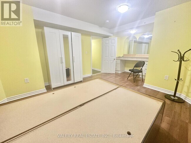 9 Brambank Crescent in Brampton, ON - Building Photo - Building Photo