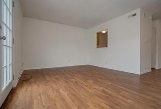 2501 Mission Hill Dr, Unit C in Austin, TX - Foto de edificio - Building Photo