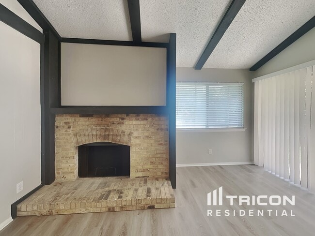 304 Shelmar Dr in Euless, TX - Building Photo - Building Photo