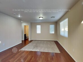 10325 Adrianna Ave in Las Vegas, NV - Building Photo - Building Photo