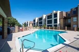 11460 Audelia Rd in Dallas, TX - Building Photo