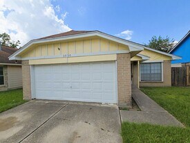 3930 Mohlerbruk Dr in Houston, TX - Building Photo