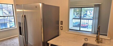 3015 Lighthouse Ln in Sayreville, NJ - Building Photo - Building Photo