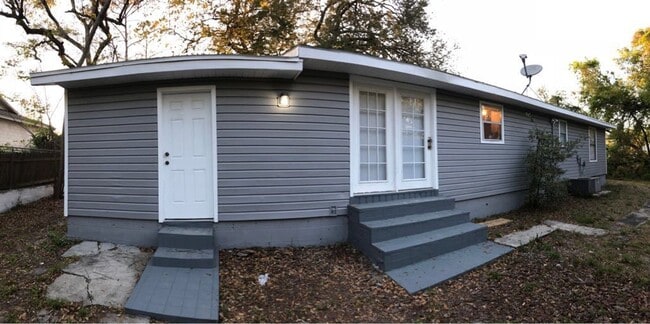 355 Weathersfield Ave