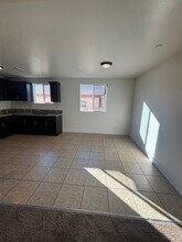 123 E 88th St in Los Angeles, CA - Foto de edificio - Building Photo