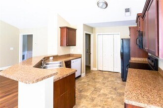 4719 Sweet Water Dr in Gainesville, GA - Building Photo - Building Photo