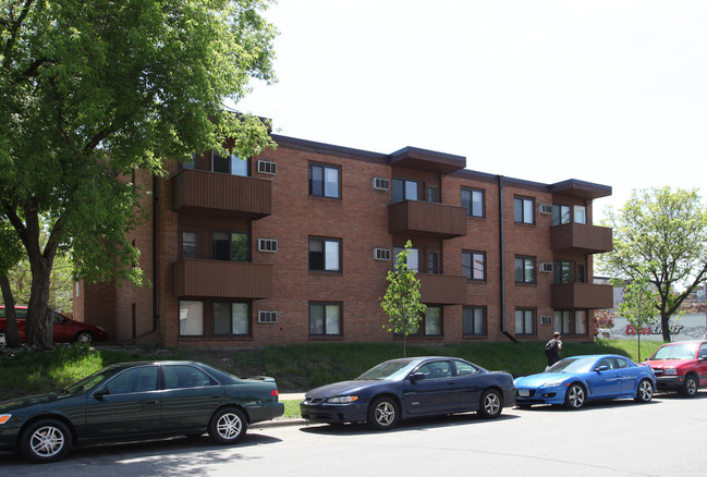 Marshall Student Housing Co-op in Minneapolis, MN - Building Photo - Building Photo