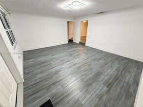 1621 SW 117th Ave in Davie, FL - Building Photo - Building Photo