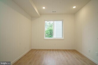2733 N Front St, Unit 101 in Philadelphia, PA - Building Photo - Building Photo