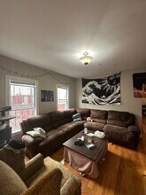 171 Walnut St, Unit 2 in Somerville, MA - Building Photo - Building Photo