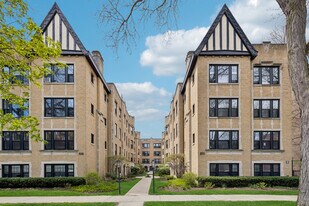 832 Michigan Ave in Evanston, IL - Building Photo