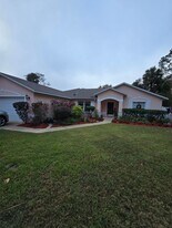 46 Pickering Dr in Palm Coast, FL - Building Photo