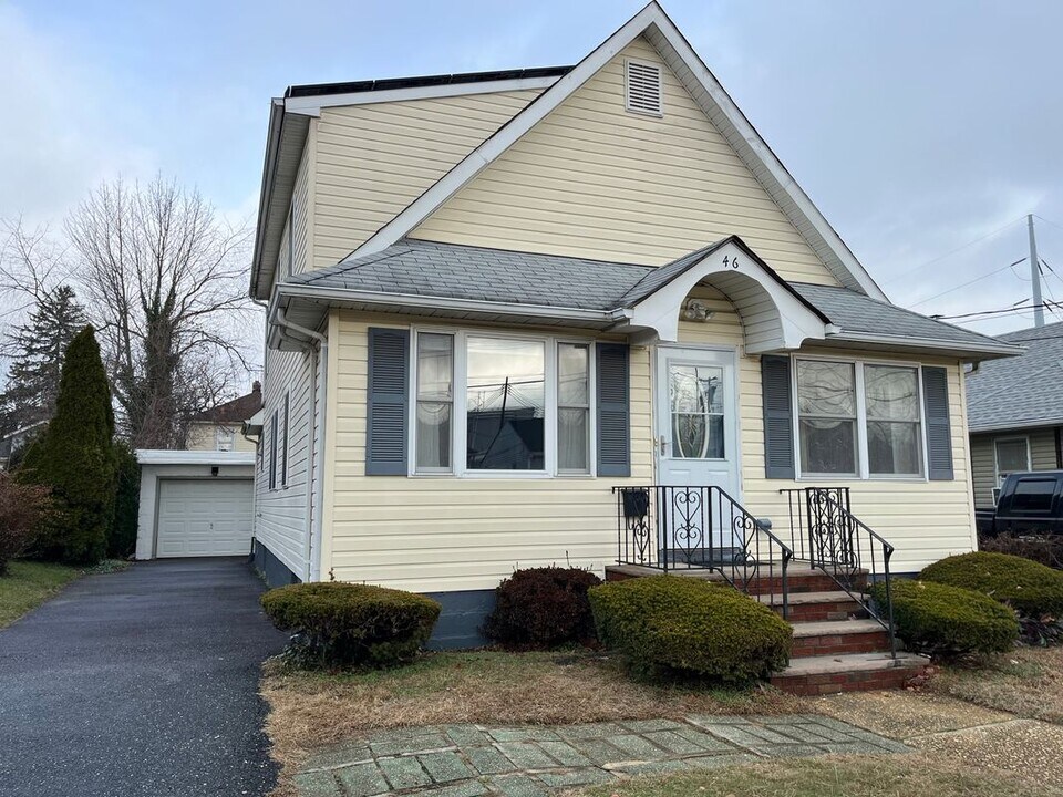 46 Drummond Ave in Red Bank, NJ - Building Photo