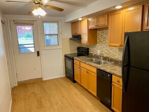 411 E Broadway St, Unit 1 in Redwood Falls, MN - Building Photo - Building Photo
