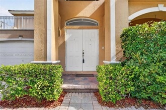 8903 SW 206th St in Cutler Bay, FL - Building Photo - Building Photo