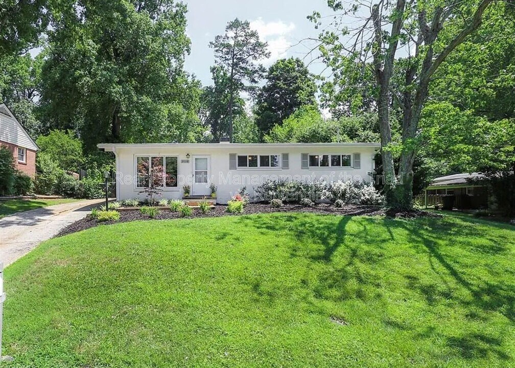 3110 Canterbury St in Greensboro, NC - Building Photo