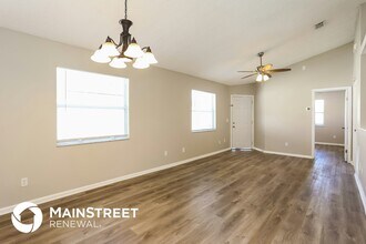 8338 Century Point Dr S in Jacksonville, FL - Building Photo - Building Photo