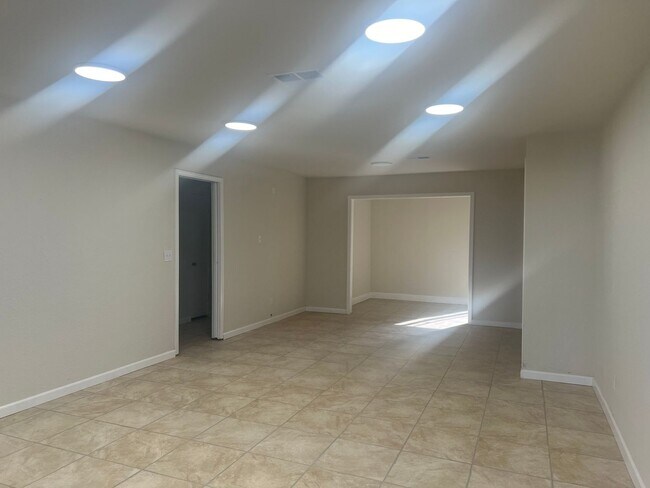5845 69th St in Sacramento, CA - Building Photo - Building Photo