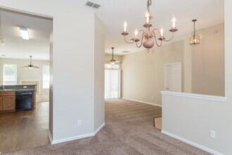 407 Sparrow Branch Cir in Jacksonville, FL - Foto de edificio - Building Photo