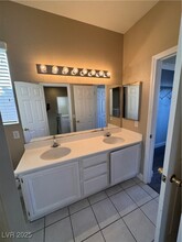 301 Autumn Palace Ct in Las Vegas, NV - Building Photo - Building Photo