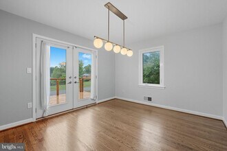 6251 Lakeview Dr in Falls Church, VA - Building Photo - Building Photo
