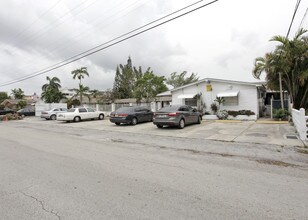 116 SE 5th Ave in Hallandale Beach, FL - Building Photo - Building Photo